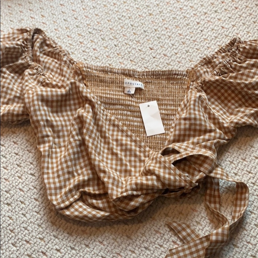 Picnic style puff sleeve top